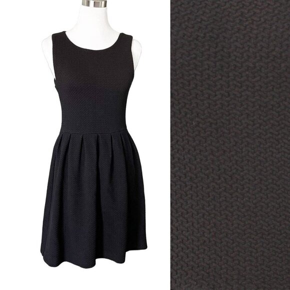 Ganni‎ Textured Pleated Mini Dress Womens Size S Sleeveless Capsule Corpcore - Picture 1 of 11